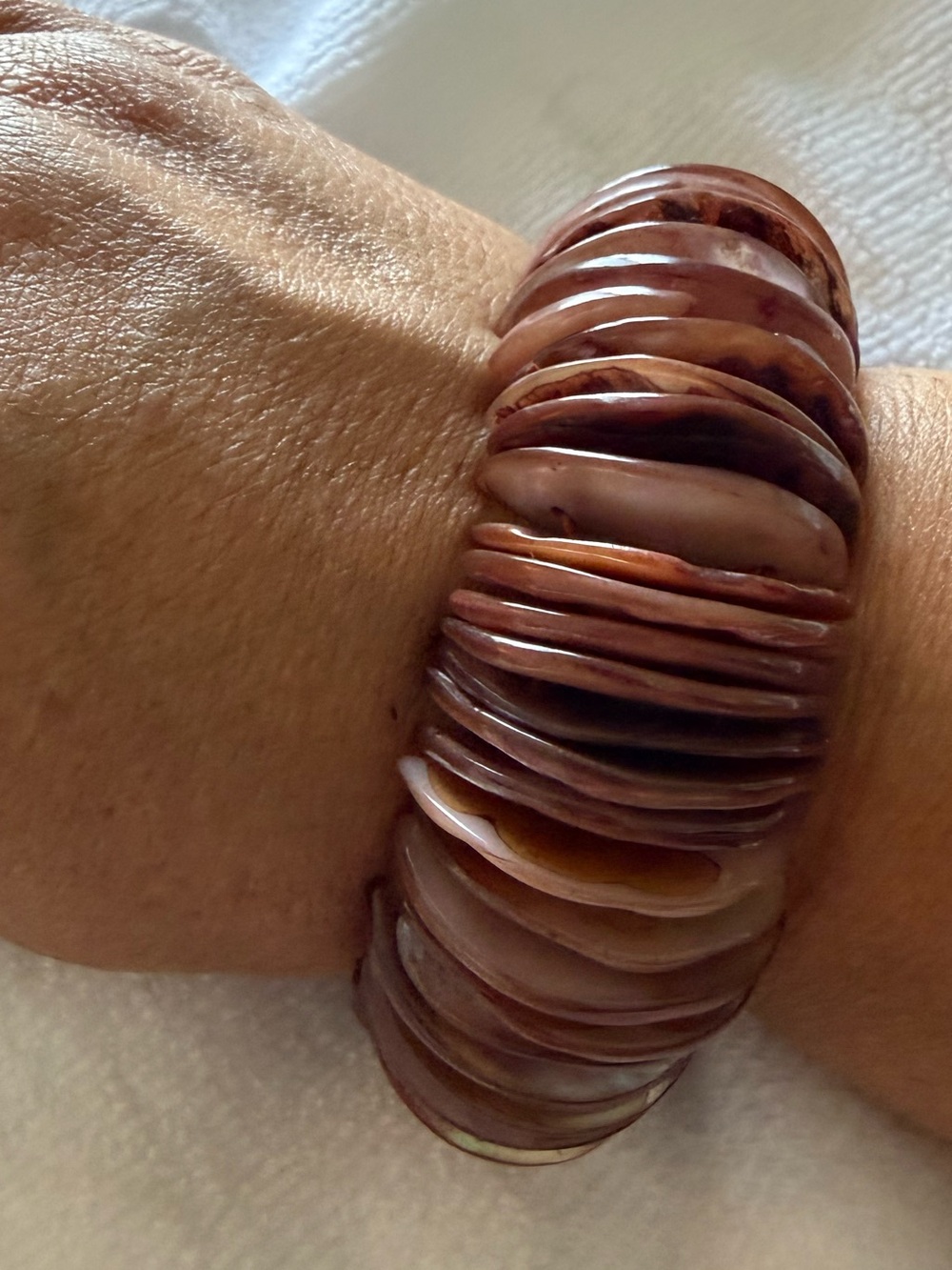 Shell Disk Stretch Bracelet - Brown Tones